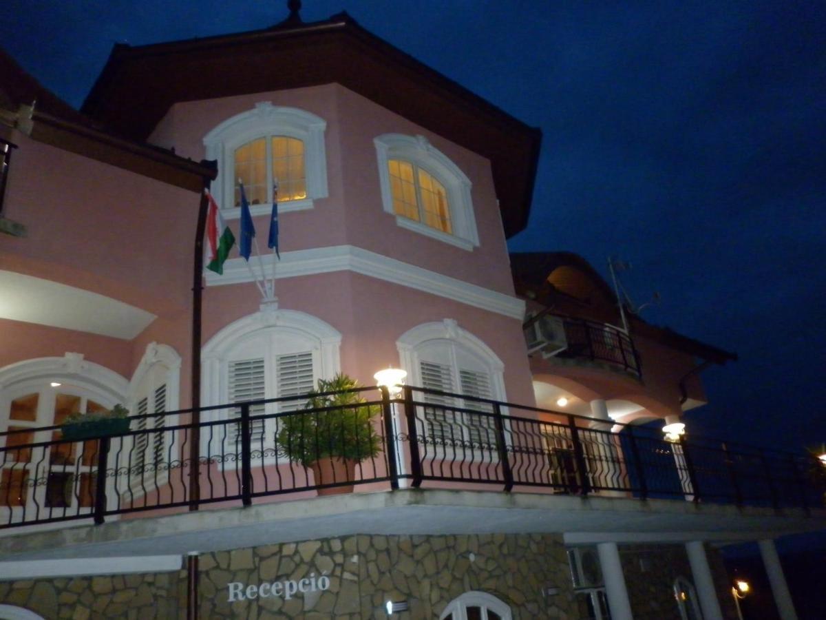 Manor Villa Hévíz Exterior foto